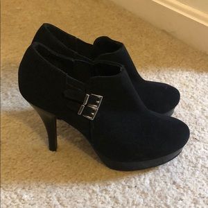 👠 Cute Black Booties!